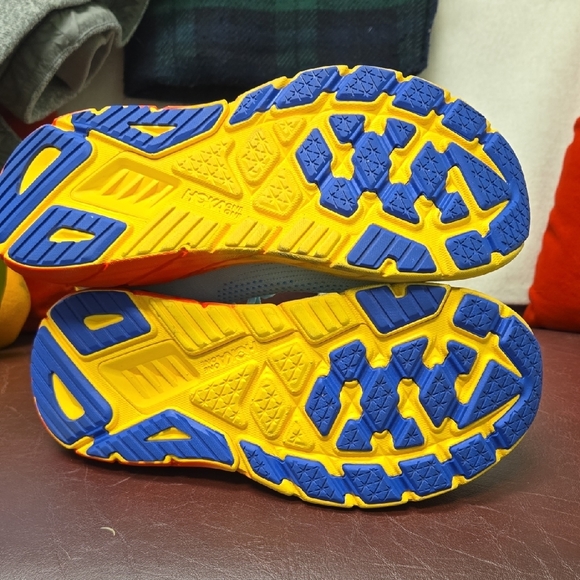 Hoka Arahi 7 Blue and Yellow Sneakers with Breathable Mesh. Size 8.5 - Picture 5 of 8